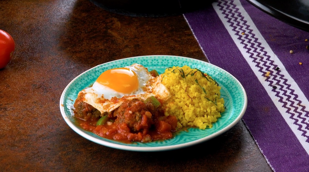 tajine marocain avec semoule et œufs