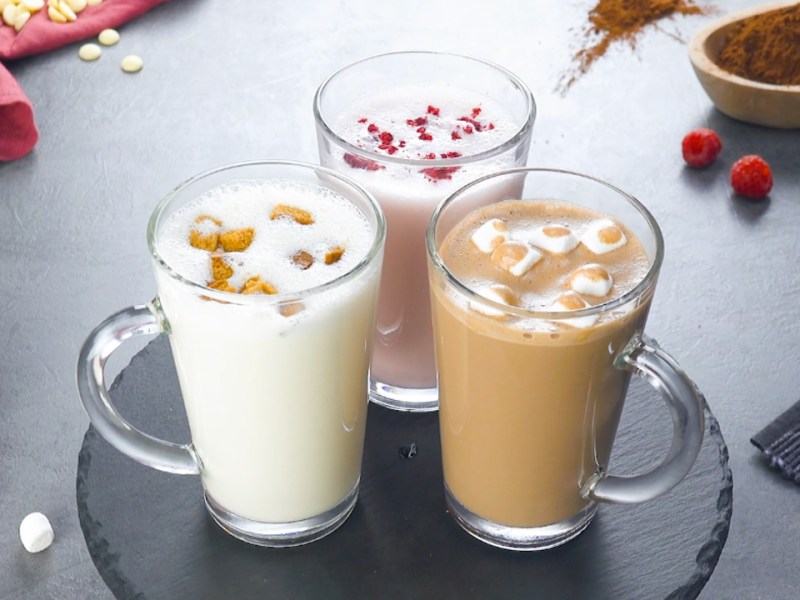 Chocolat chaud au 3 saveurs avec des boules de chocolat