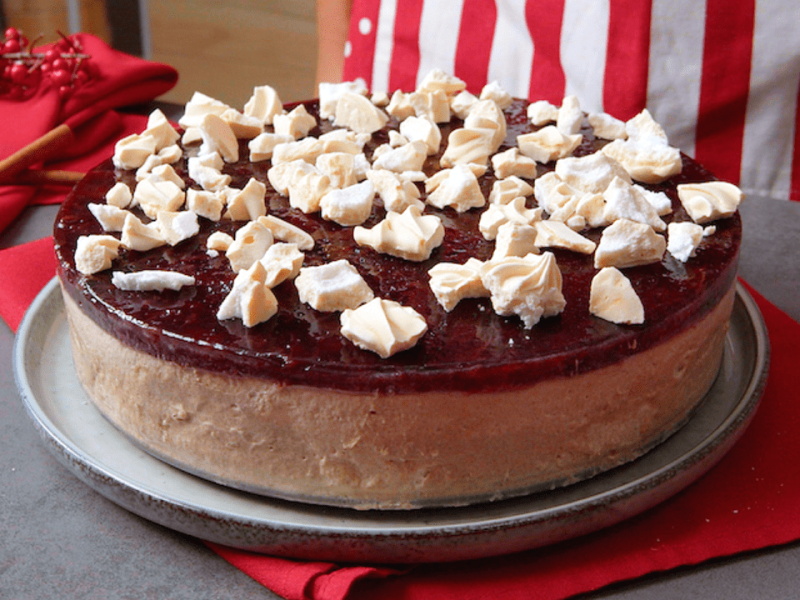 Gâteau de Noël avec une base de scone à la cannelle et autres réjouissances