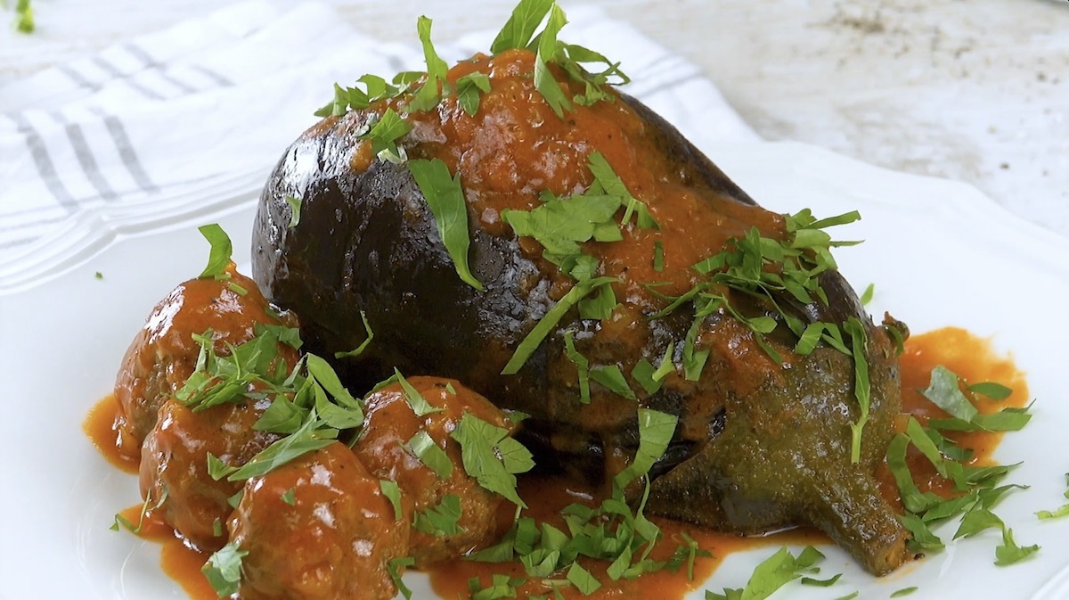 Aubergines farcies à la viande hachée et sauce tomate