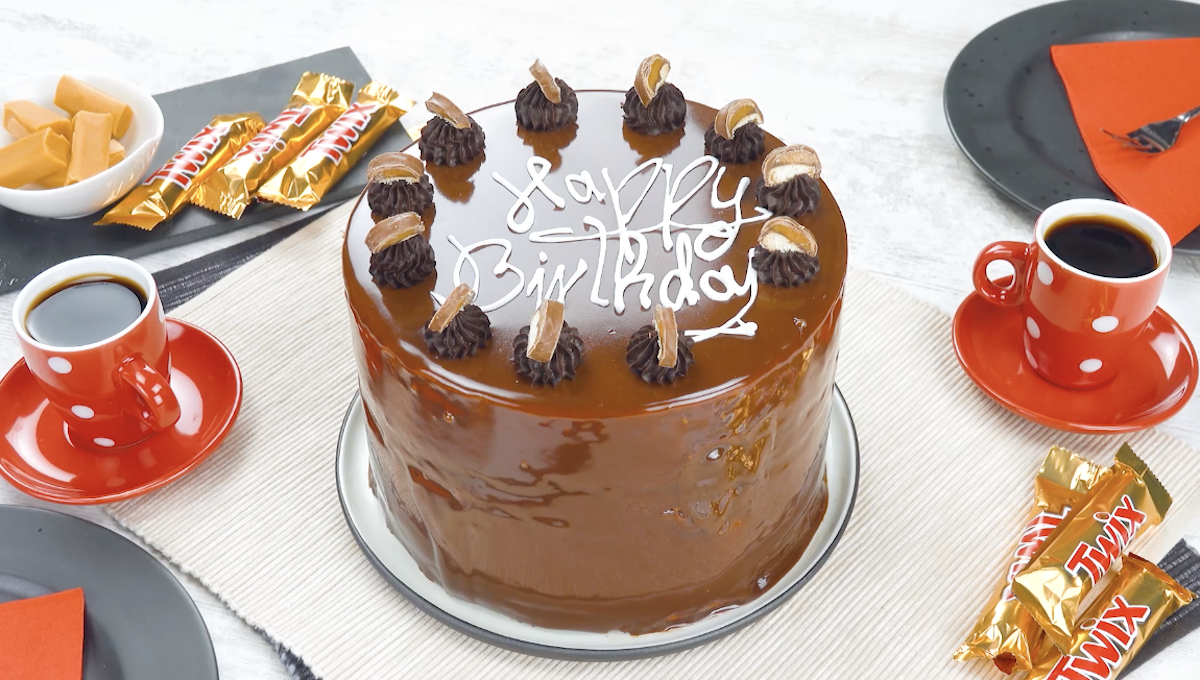 gâteau à la crème glacée et aux twix