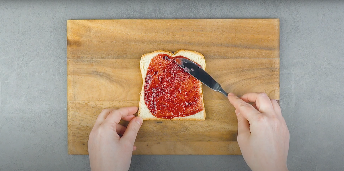 faire une tartine de confiture 