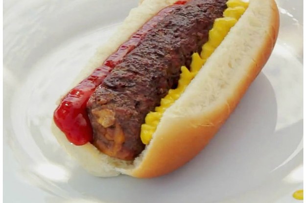 Burger Dog : viande hachée servie dans un pain à hot-dog